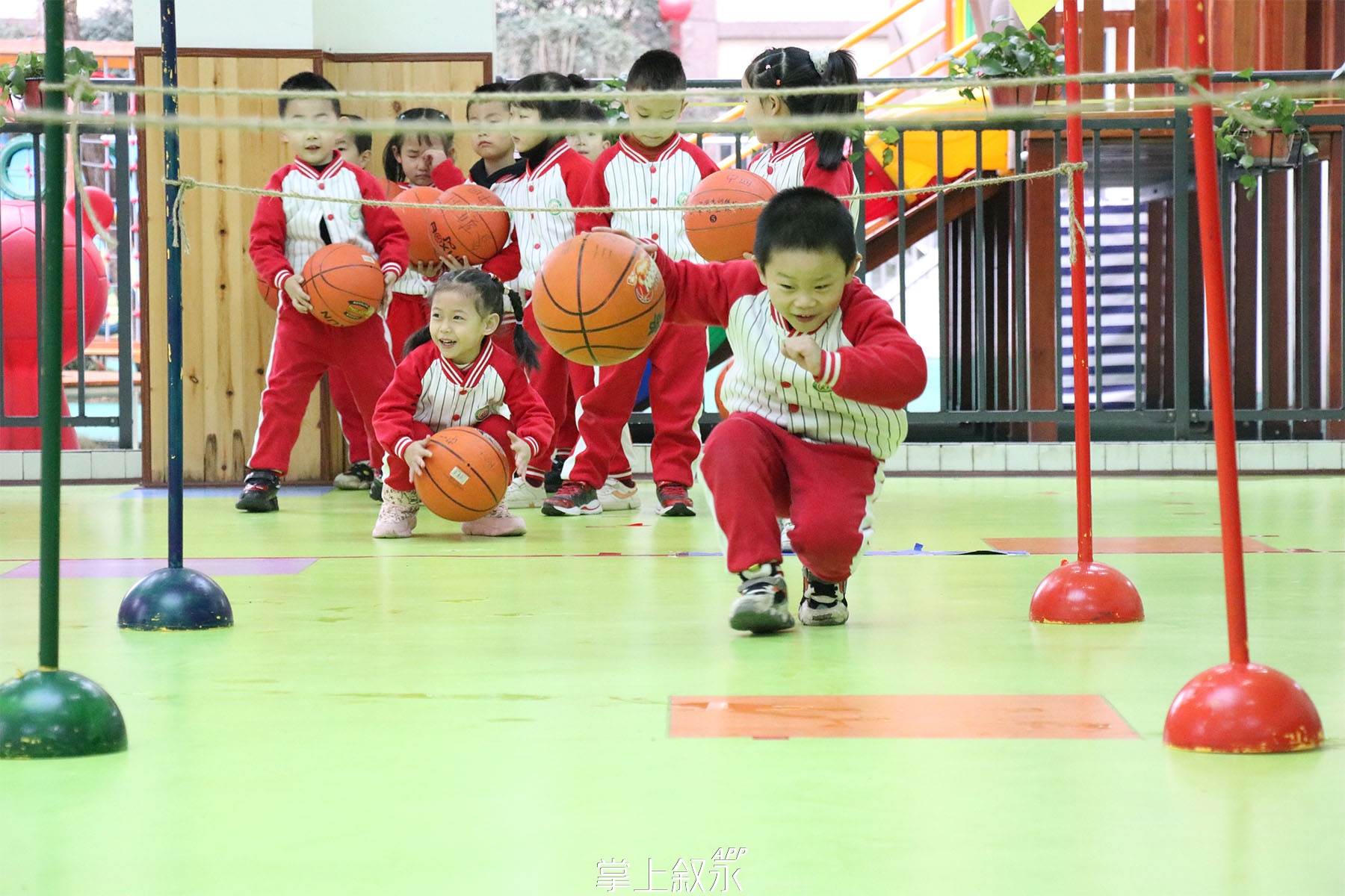 原图：幼儿篮球游戏（吴薇）.jpg